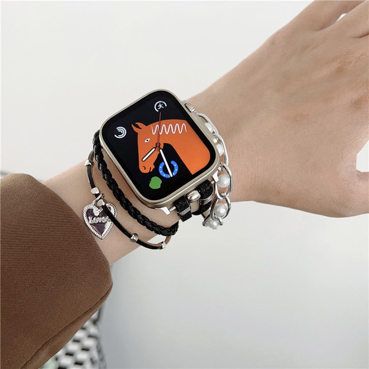 For Apple Watch Series 10 46mm / Ultra 2 Ultra 49mm / Series 9 8 7 45mm / 6 5 4 SE (2023) SE (2022) SE 44mm / 3 2 1 42mm Metal Leather Strap Heart Pendant Bracelet Watch Band - Gold