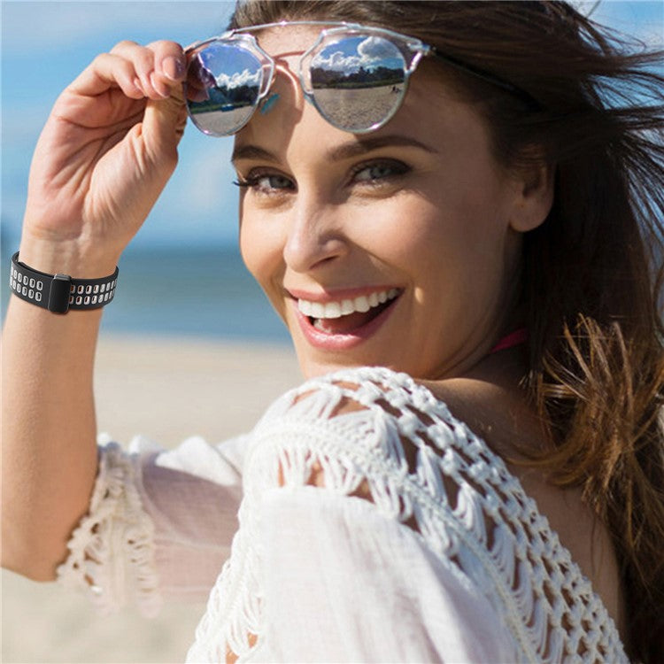 Silicone Watch Band for Apple Watch Series 10 46mm / Ultra 2 Ultra 49mm / Series 9 8 7 45mm / 6 5 4 SE (2023) SE (2022) SE 44mm / 3 2 1 42mm Magnetic Folding Buckle Dual Color Strap - Black / White