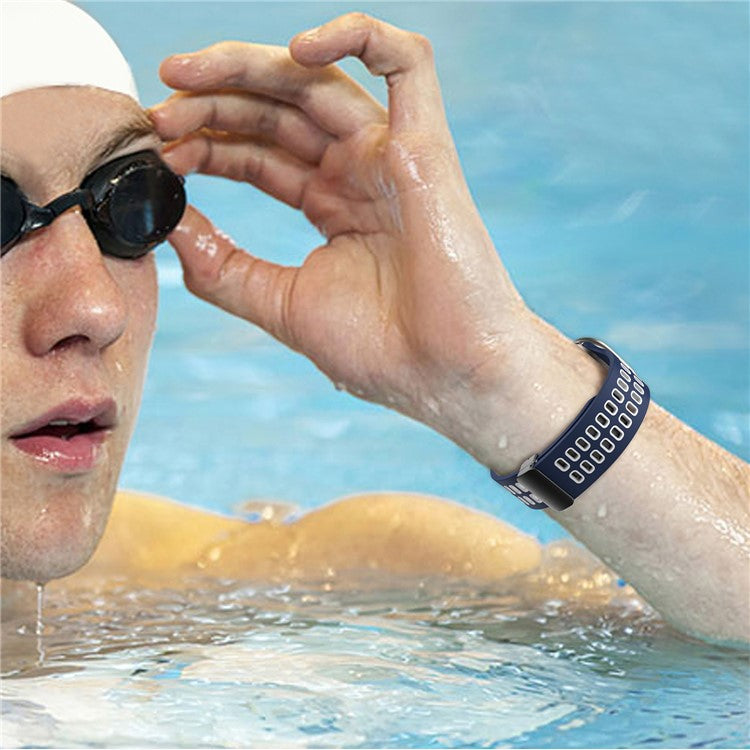 Silicone Band for Apple Watch Series 10 46mm / Ultra 2 Ultra 49mm / Series 9 8 7 45mm / 6 5 4 SE (2023) SE (2022) SE 44mm / 3 2 1 42mm Magnetic Folding Buckle Dual Color Strap - Dark Blue / White