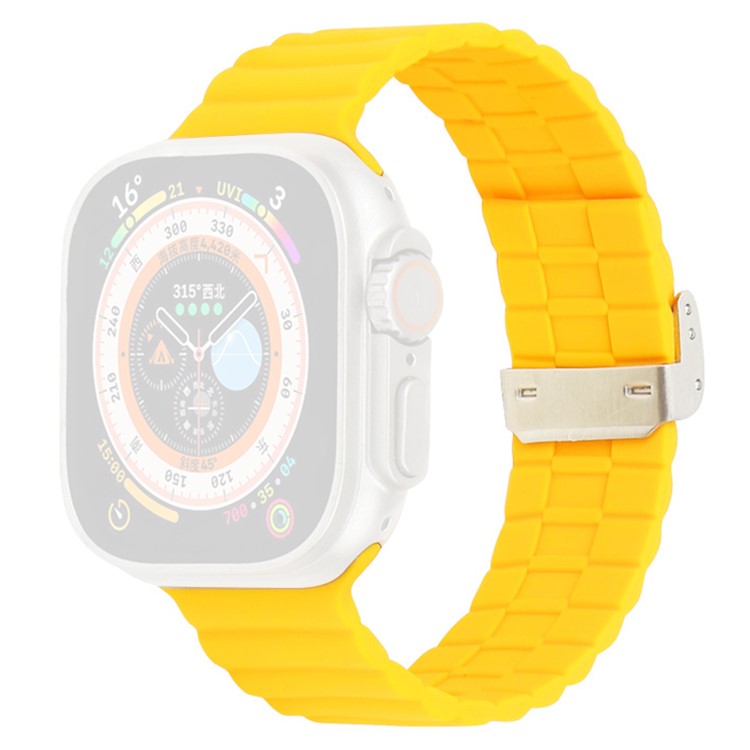 Watch Strap for Apple Watch Series 10 42mm / 9 8 7 41mm / SE (2023) SE (2022) SE 6 5 4 40mm / 3 2 1 38mm Clip Buckle Silicone Watchband - Yellow