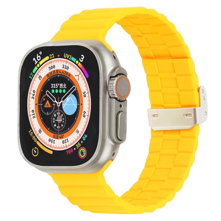 Watch Strap for Apple Watch Series 10 42mm / 9 8 7 41mm / SE (2023) SE (2022) SE 6 5 4 40mm / 3 2 1 38mm Clip Buckle Silicone Watchband - Yellow