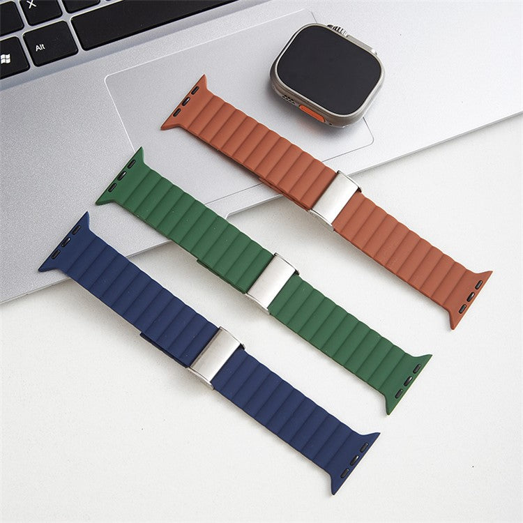 Watch Strap for Apple Watch Series 10 42mm / 9 8 7 41mm / SE (2023) SE (2022) SE 6 5 4 40mm / 3 2 1 38mm Clip Buckle Silicone Watchband - Red
