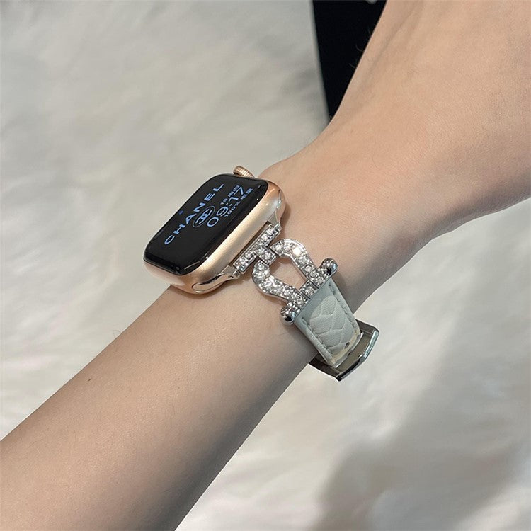 For Apple Watch 10 46mm / Ultra 2 / Ultra 49mm / 9 8 7 45mm / SE (2023) SE (2022) SE 6 5 4 44mm / 3 2 1 42mm Cowhide Leather Band - Beige / Silver Buckle