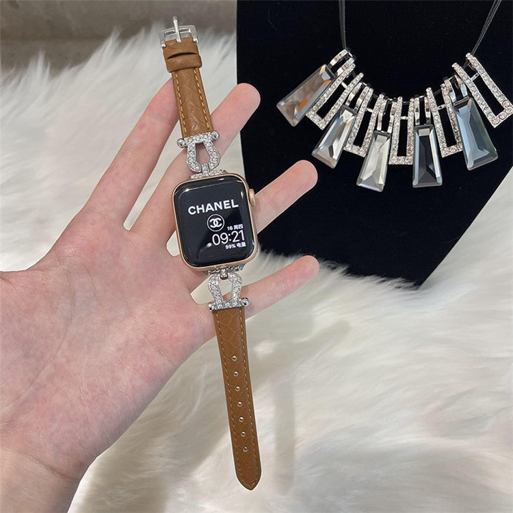 For Apple Watch 10 46mm / Ultra 2 / Ultra 49mm / 9 8 7 45mm / SE (2023) SE (2022) SE 6 5 4 44mm / 3 2 1 42mm Cowhide Leather Band - Light Brown / Silver Buckle