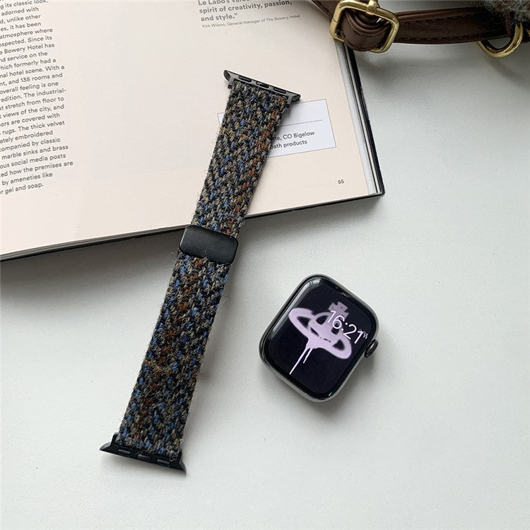 For Apple Watch Series 10 42mm / 9 8 7 41mm / SE (2023) SE (2022) SE 6 5 4 40mm / 3 2 1 38mm Magnetic Buckle Woolen Strap - Blue+Black