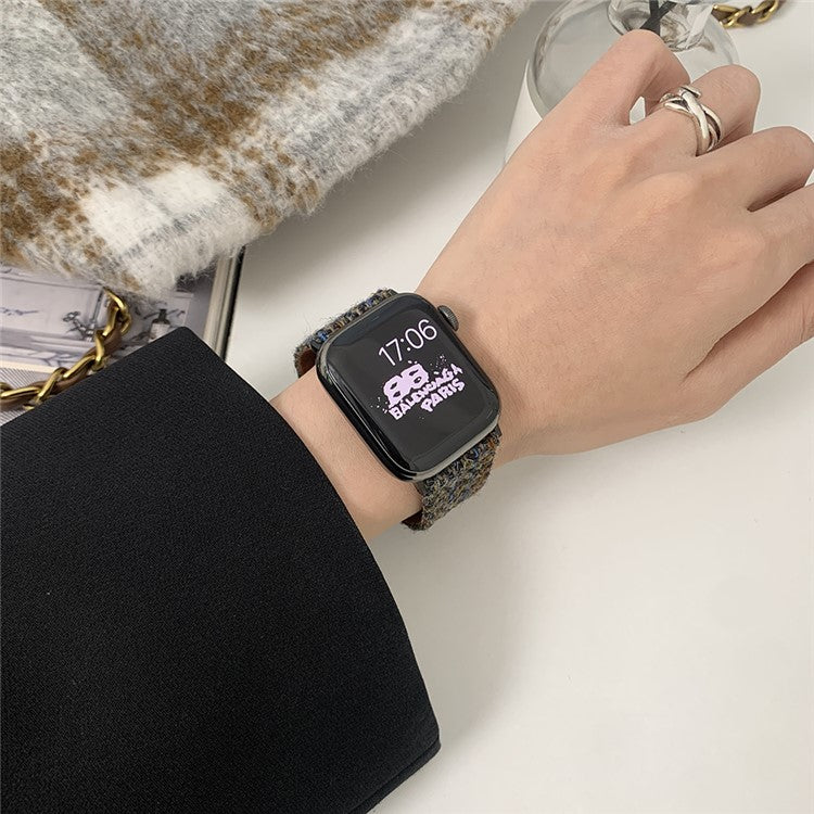 For Apple Watch Series 10 42mm / 9 8 7 41mm / SE (2023) SE (2022) SE 6 5 4 40mm / 3 2 1 38mm Magnetic Buckle Woolen Strap - Blue+Black