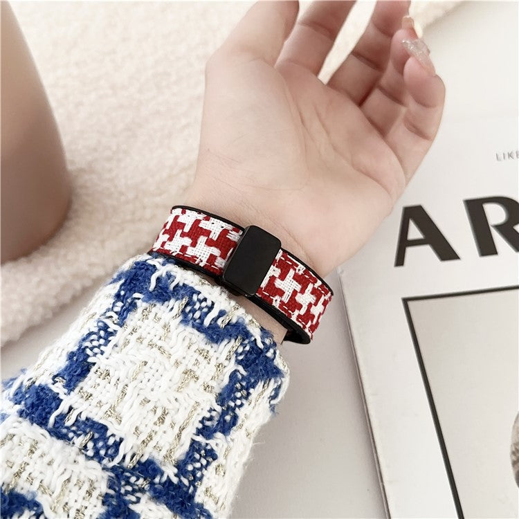 For Apple Watch 10 46mm / Ultra 2 / Ultra 49mm / 9 8 7 45mm / SE (2023) SE (2022) SE 6 5 4 44mm / 3 2 1 42mm Nylon+Silicone Strap - Yellow+Black