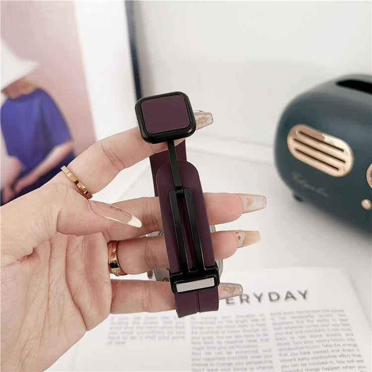 For Apple Watch Series 10 42mm / 9 8 7 41mm / SE (2023) SE (2022) SE 6 5 4 40mm / 3 2 1 38mm Silicone Watch Strap with Square Buckle - Starlight