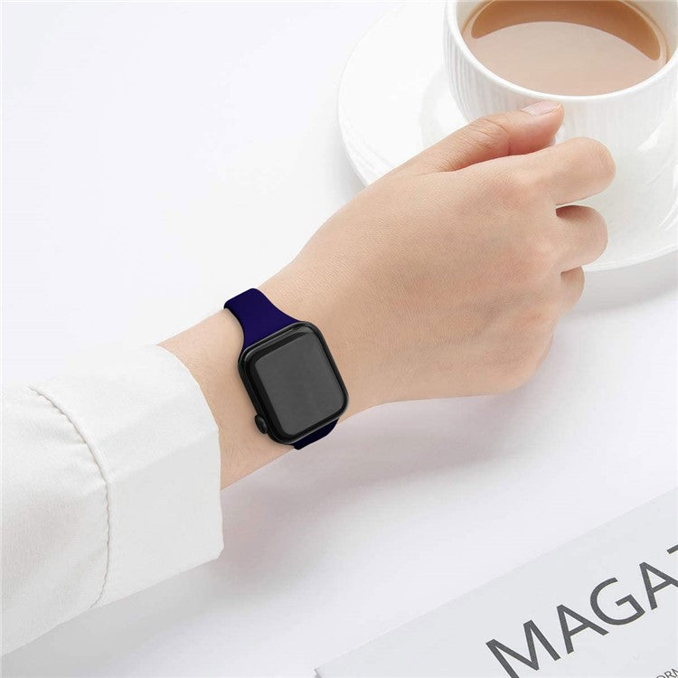 Size L for Apple Watch 10 46mm / Ultra 2 / Ultra 49mm / 9 8 7 45mm / SE (2023) SE (2022) SE 6 5 4 44mm / 3 2 1 42mm Silicone Watch Band - Sapphire