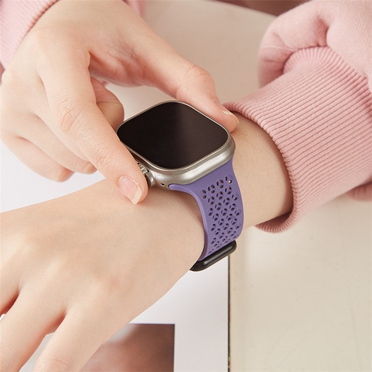 Magnetic Strap for Apple Watch 10 46mm / Ultra 2 / Ultra 49mm / 9 8 7 45mm / SE (2023) SE (2022) SE 6 5 4 44mm / 3 2 1 42mm Silicone Band - Black