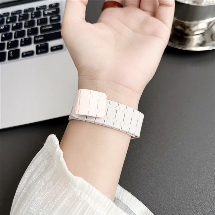 KALEBOL KLB-CXGJ-002 Magnetic Silicone Band For Apple Watch Series 10 42mm / 9 8 7 41mm / SE (2022) SE (2023) SE 6 5 4 40mm / 3 2 1 38mm - Black+Grey