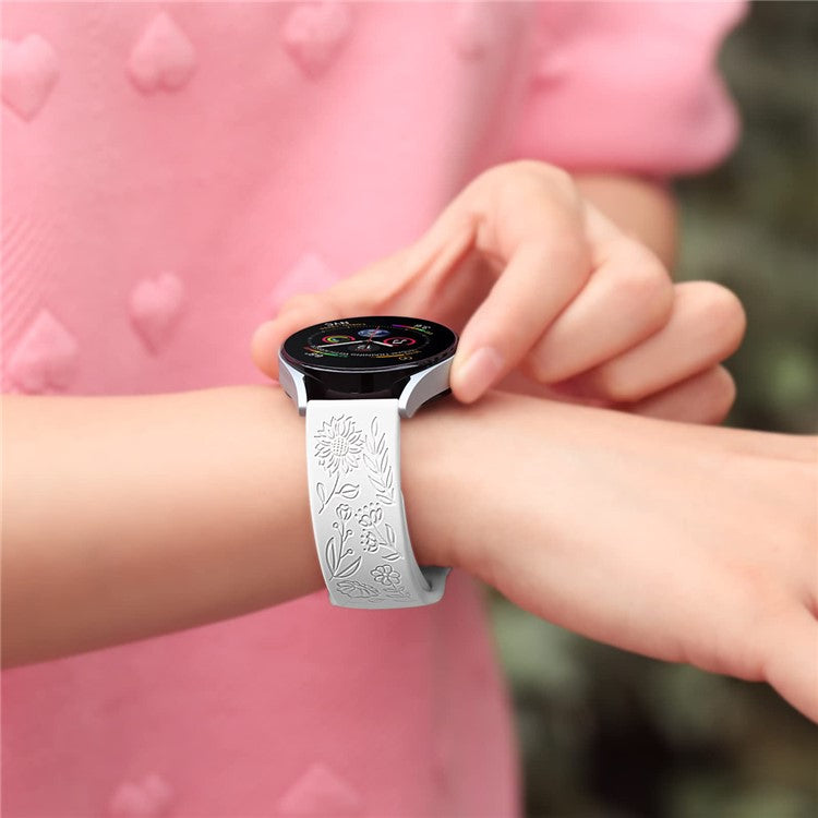 For Garmin Vivomove 3 / Forerunner 645 / Samsung Gear S2 Classic Universal 20mm Carving Flower Silicone Watch Strap - White