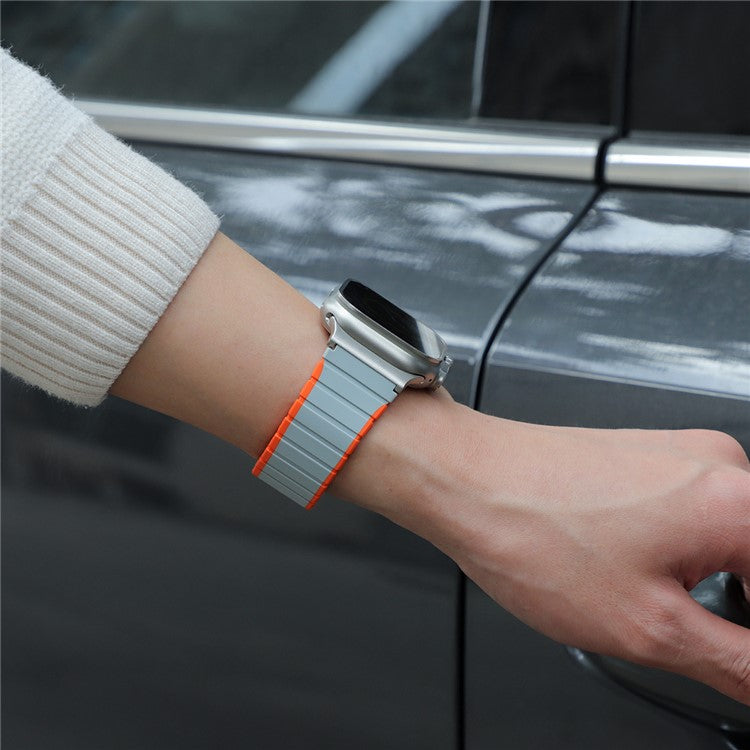 Bans For Apple Watch Series 10 42mm / 9 8 7 41mm / 6 5 4 SE (2023) SE (2022) SE 40mm / 3 2 1 38mm Magnetic Silicone Strap - Grey+Orange