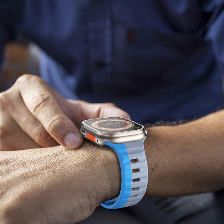 For Apple Watch 10 46mm / Ultra 2 / Ultra 49mm / 9 8 7 45mm / SE (2023) SE (2022) SE 6 5 4 44mm / 3 2 1 42mm Dual-Color Silicone Strap - Light Grey+Blue