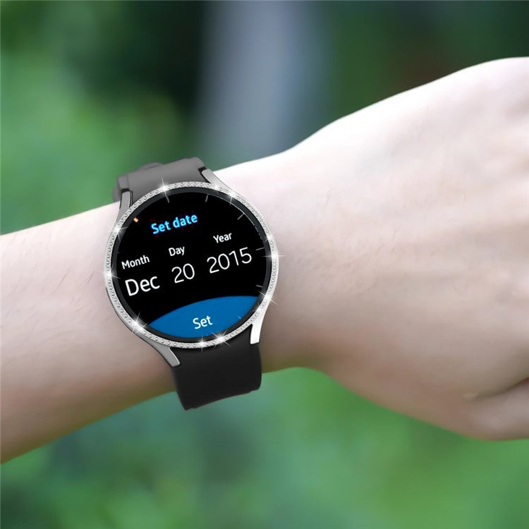 For Samsung Galaxy Watch7 44mm PC Watch Case Rhinestone Decor Cover with Tempered Glass Film - Silver