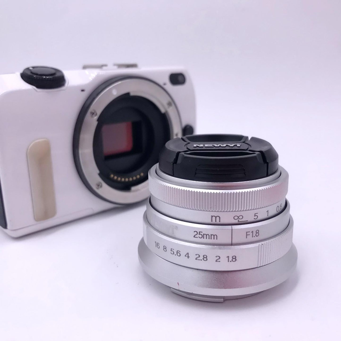 Prime Fixed Lens F/1.8 with Front Lens Cover for Micro Cameras EOS M