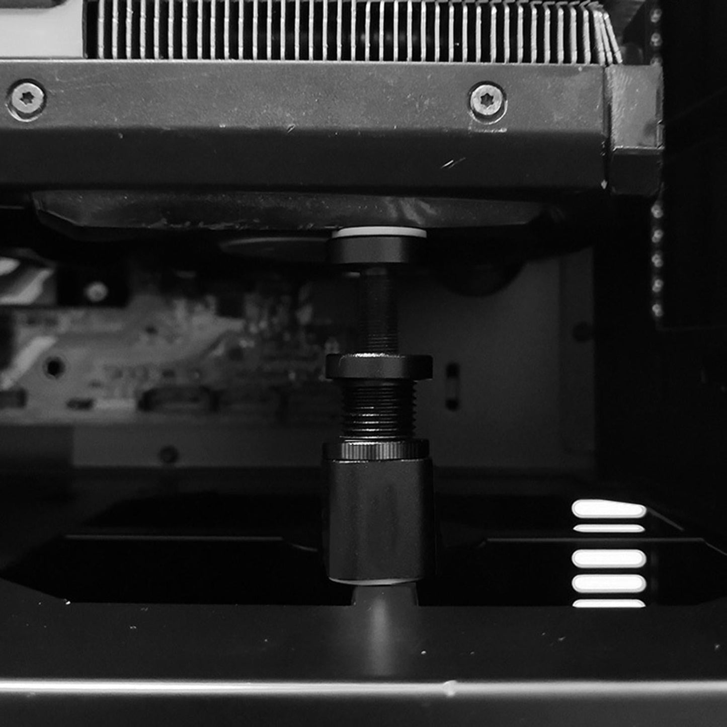 Vc-20 Mini Bracket Graphics Card Support Adjustable Height for M-ATX black