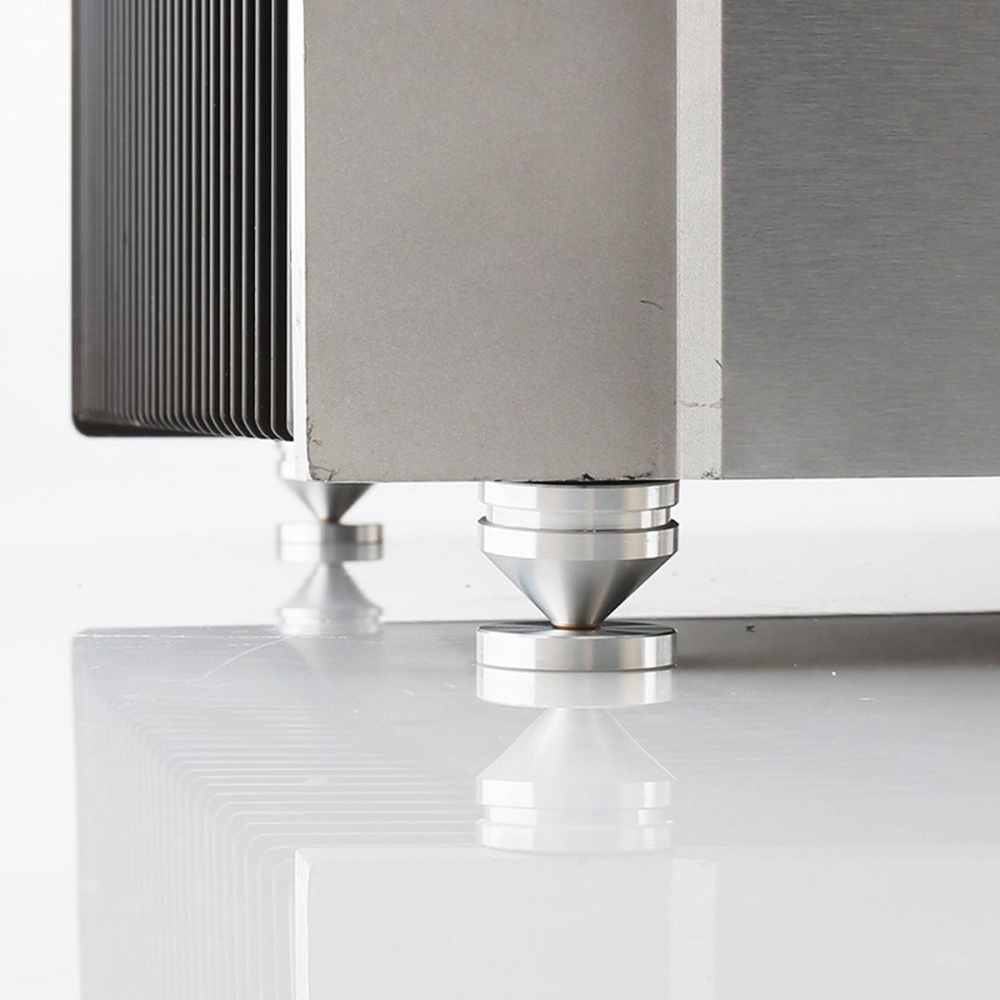 Speaker Shock Absorber Feet Audiophile Shockproof Stand Pad for Electronics Silver