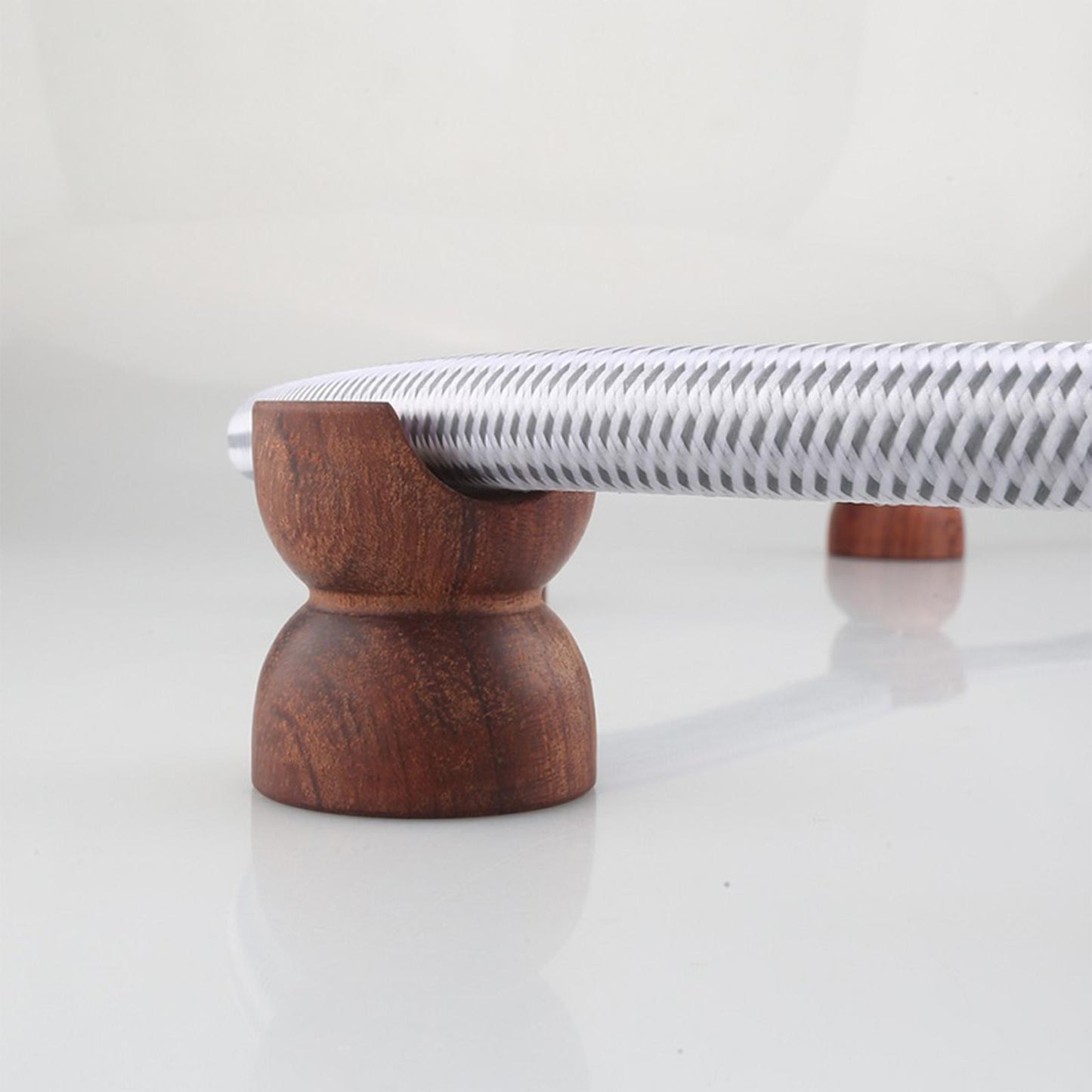 1 Piece HiFi Audio Speaker Cable Holder Foot Pad Ornament Devices Organizer