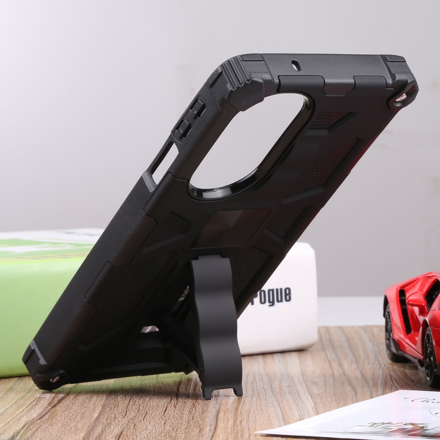 For Motorola Edge 30 Pro Shockproof TPU + PC Magnetic Protective Phone Case with Holder(Black)