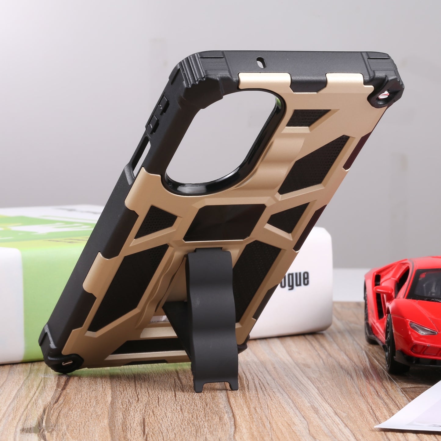 For Motorola Edge 30 Pro Shockproof TPU + PC Magnetic Protective Phone Case with Holder(Gold)