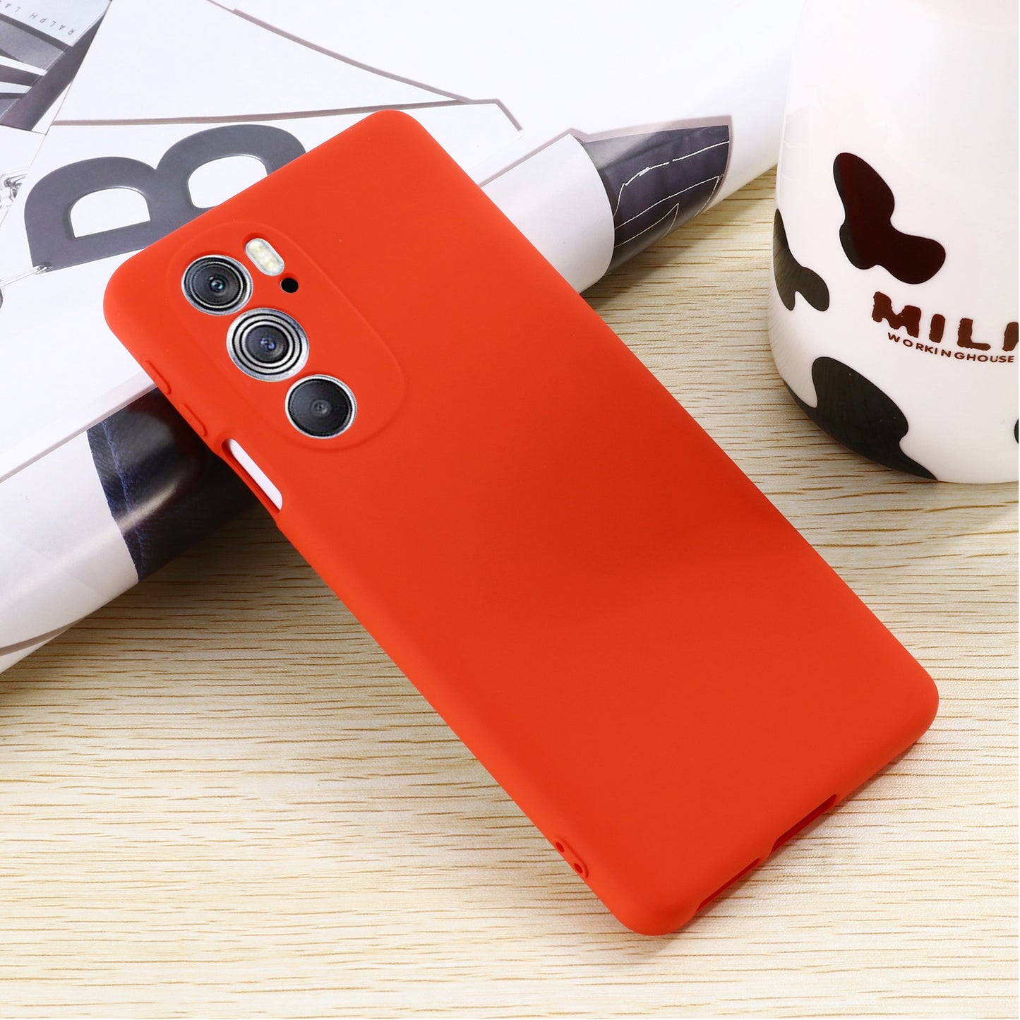 For Motorola Edge 30 Pro / Edge+ 2022 Pure Color Liquid Silicone Shockproof Phone Case(Red)