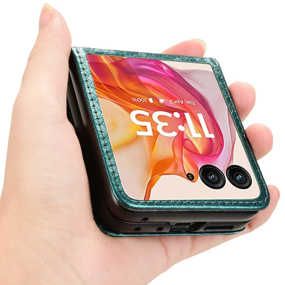 For Motorola Razr 50 Ultra Honeycomb Dot Texture Card Slot Leather Phone Case(Green)