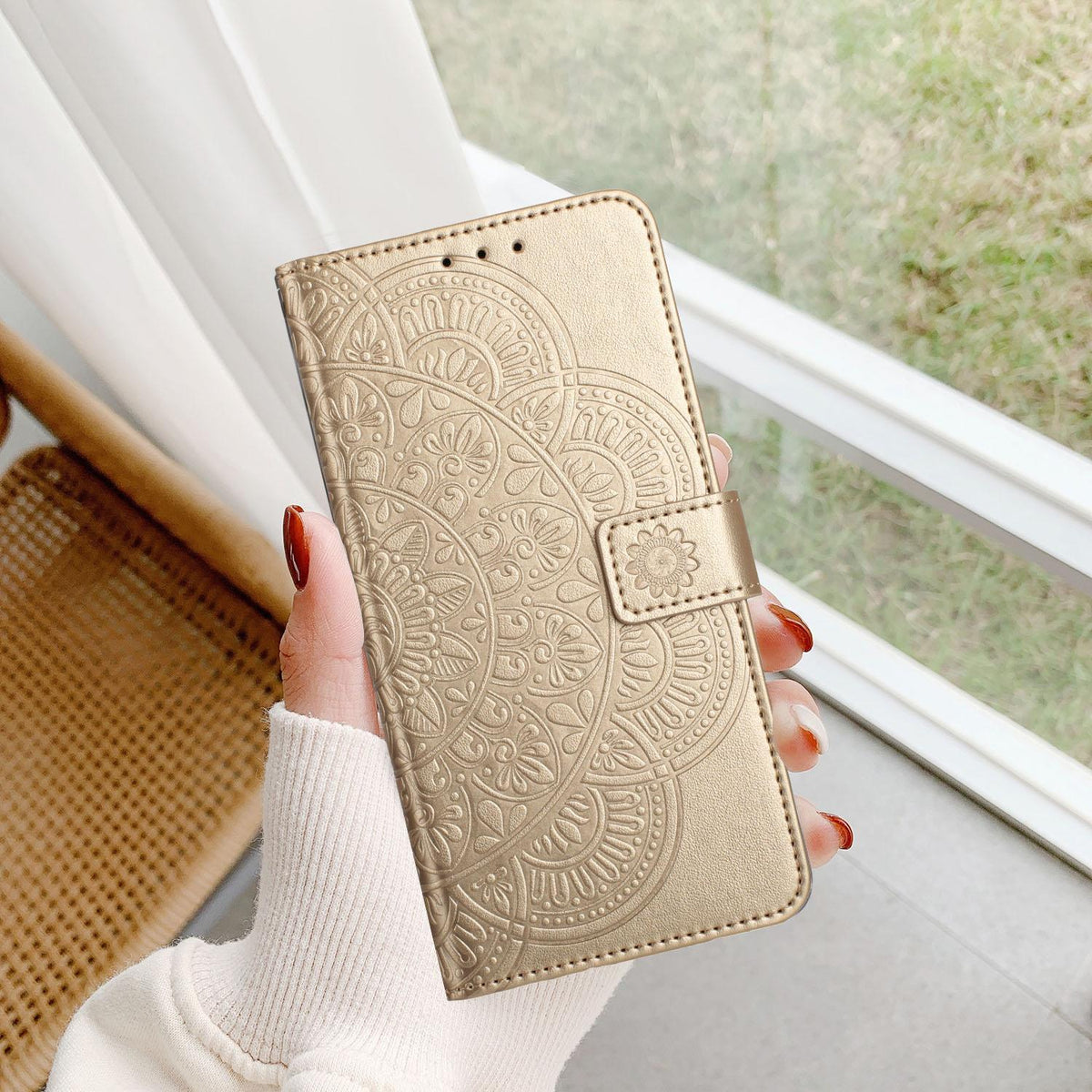 Compatible with iPhone 18 Pro Max Flower Embossed Leather Phone Case - Gold