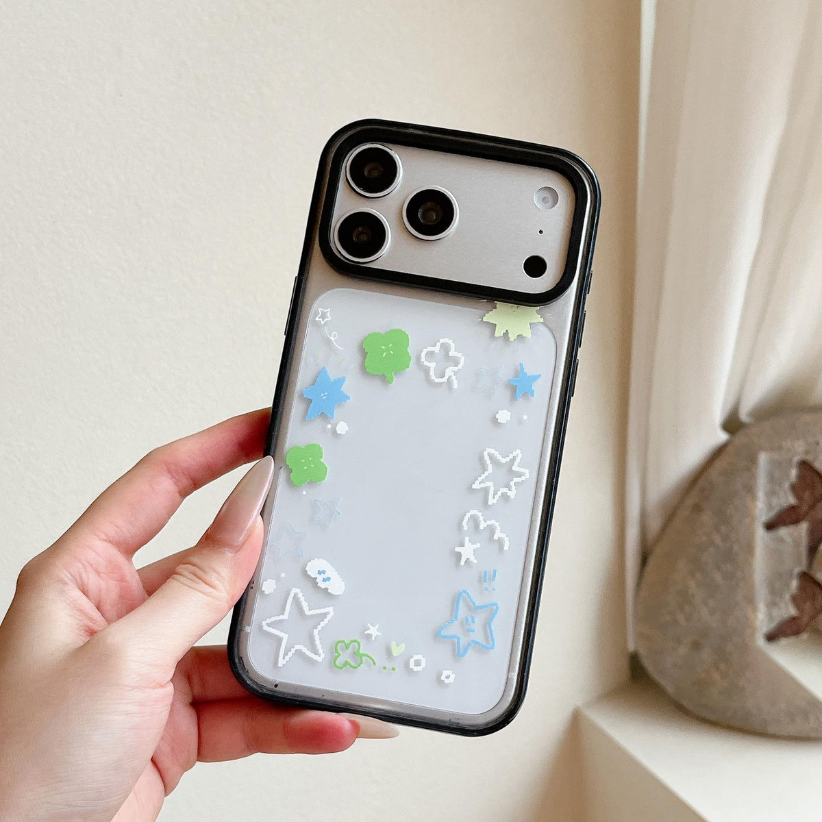 Compatible with iPhone 18 Pro Max & 17 Pro Max Star Four-leaf Clover Pattern Acrylic TPU Phone Case - Seashells