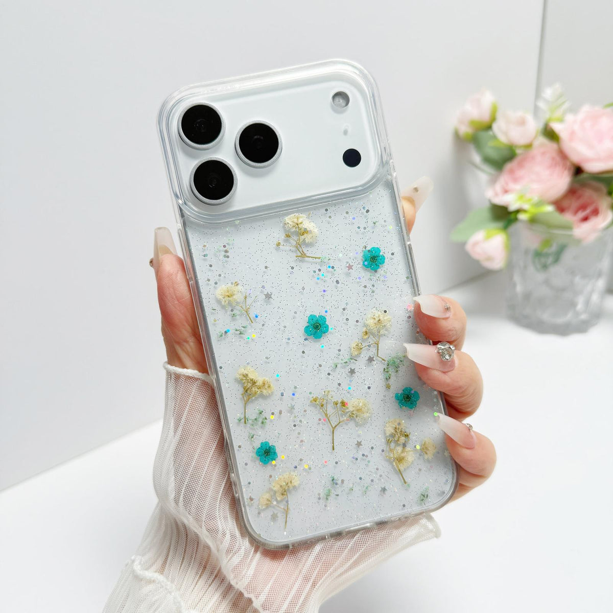 Compatible with iPhone 18 Pro Max Gypsophila Flowers Pattern TPU Protective Phone Case - Green