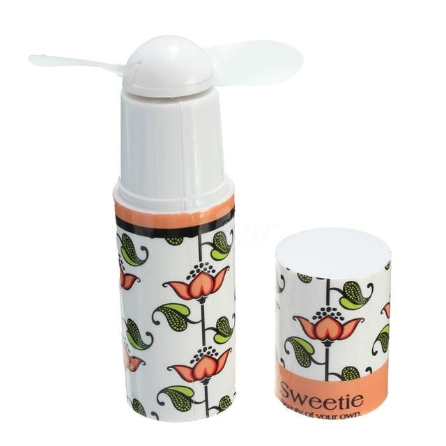 Mini portable pocket fan lipstick shape travel fan (Random color)