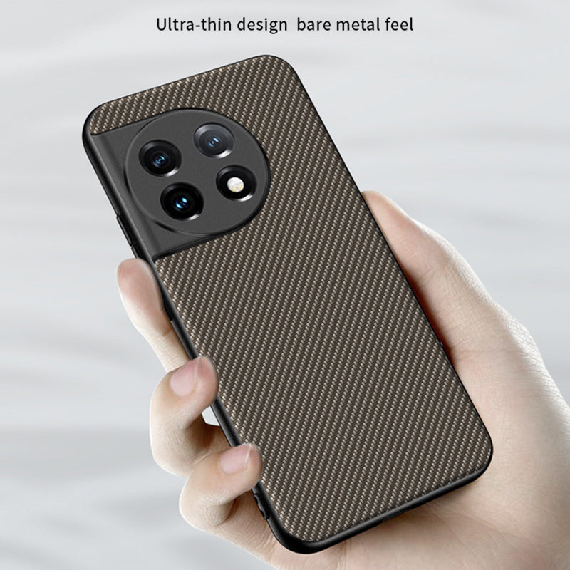 For OnePlus 11 5G Anti-slip Carbon Fiber Texture Phone Case Ultra Slim Shockproof Protective Cover - Black / Red