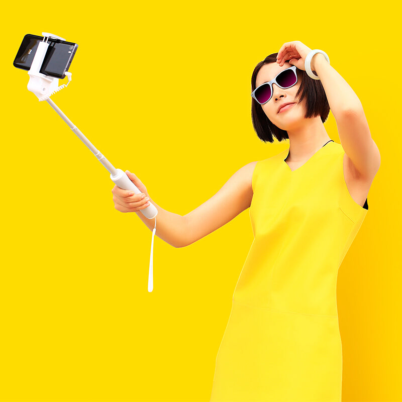 Xiaomi XMZPG02YM Selfie Stick Wired Monopod Extendable Handheld Shutter - White