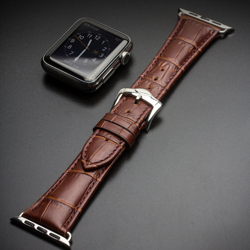 QIALINO for Apple Watch Series 8 45mm / Ultra 49mm / 7 45mm / Series 6 SE SE (2022) 5 4 44mm / Series 3 2 1 42mm Crocodile Grain Genuine Leather Watch Band Wrist Strap - Brown