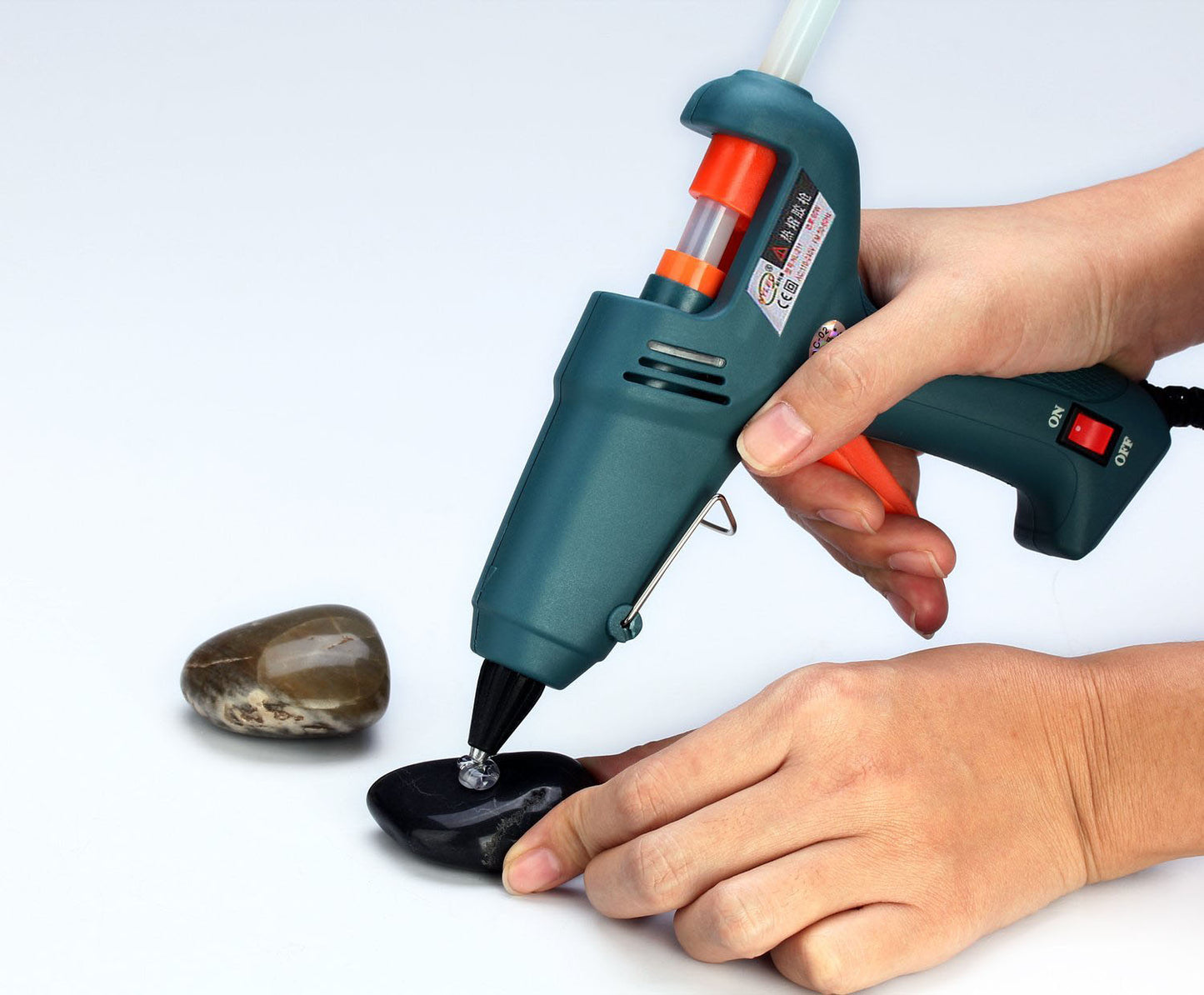 60 Watt Hot Melt Glue Gun for Arts and Crafts, Sealing and Quick Repairs (CE/RoHS) - EU Plug