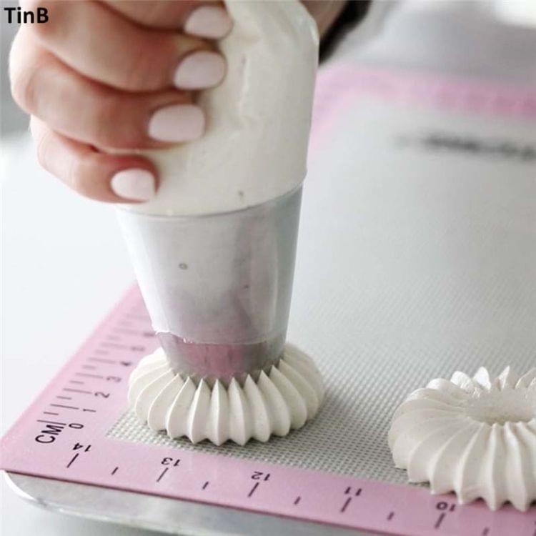 2 PCS Piping Shape Nozzles Cake Decorating Cookies Mold(A)