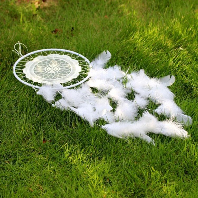 Creative White Lace Flower Dream Catcher Wind Chimes Feather Pendant for Home Wall Decorations Ornament, Random Style Delivery