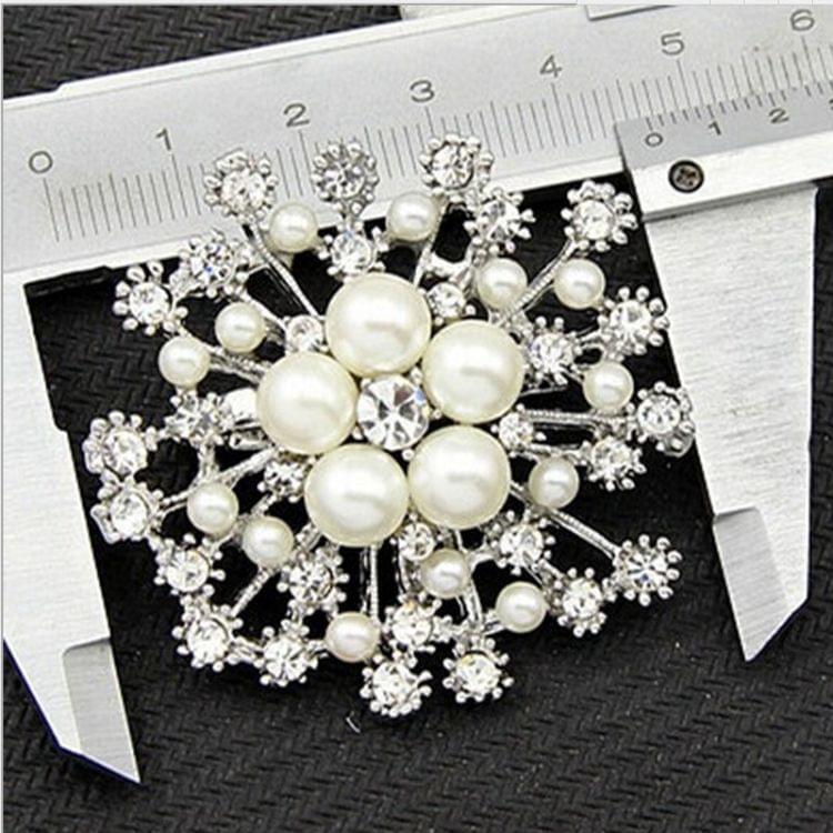 Women Large Snowflake Imitation Pearls Rhinestones Crystal Brooch Pin Jewelry(White)