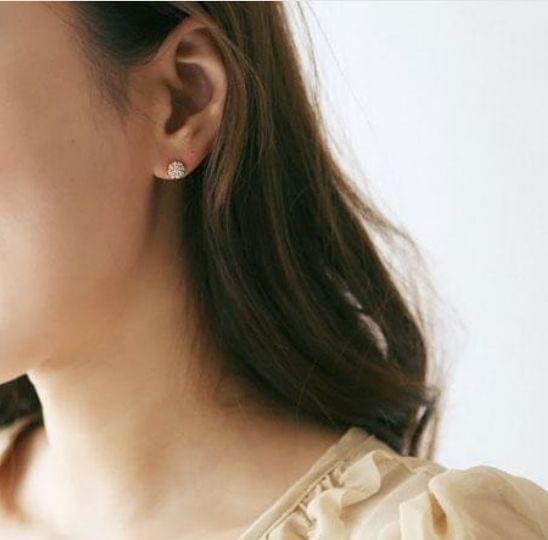 Refined Atmosphere Noble Elegance Full Diamond Round Earrings(Gold)