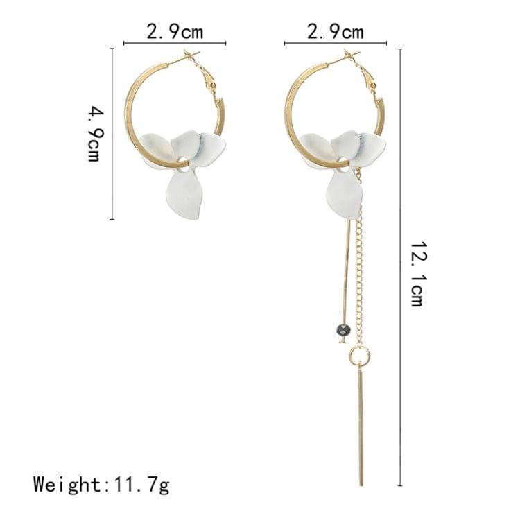 Simple Elegant Flower Petal Asymmetric Earrings for Women(Green)