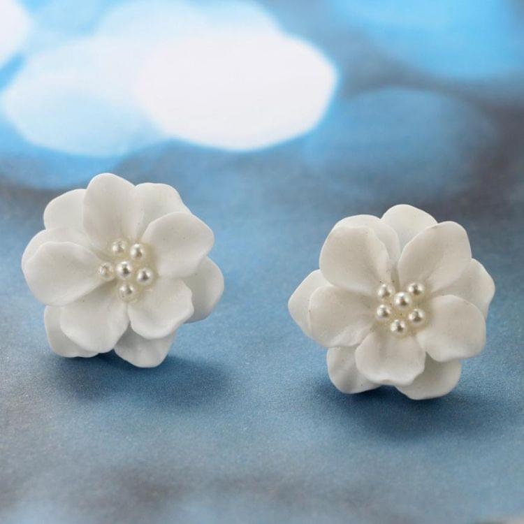 2 PCS Lovely white Flower Pearl Pendant Circle Earrings