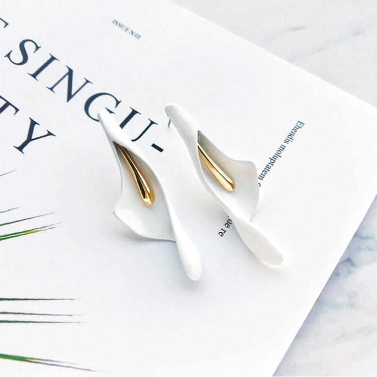 Classic White Imitation Ceramic Calla Lily flower Stud Earrings