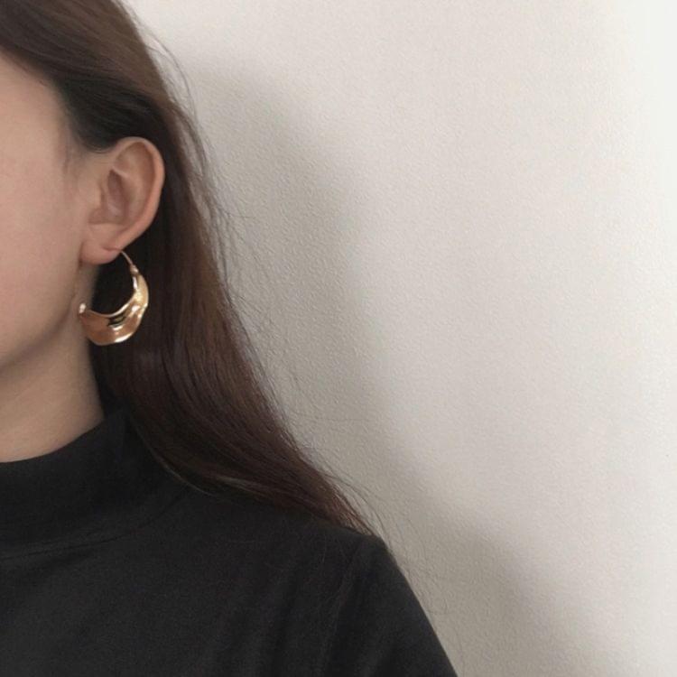 Hyperbole Irregular Leaf Metal Large Hoop Earrings for Women(Gold)