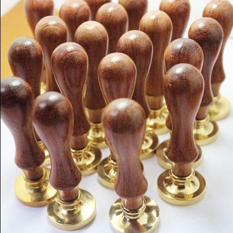 Letter Pattern Sealing Wax Paint Seal Vvintage Printing Letter Envelope Postcard Gift Seal Printing Wooden Handle Wax,Random letter Delivery