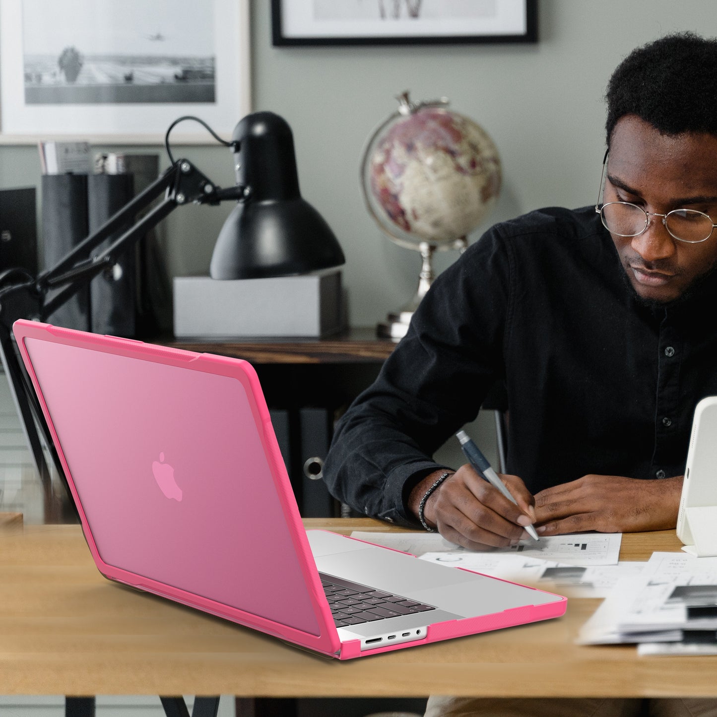 For MacBook Pro 16 inch (2021) A2485 / (2023) A2780 (M1 / M2) PC+TPU Laptop Cover Anti-Drop Shockproof Case - Rose