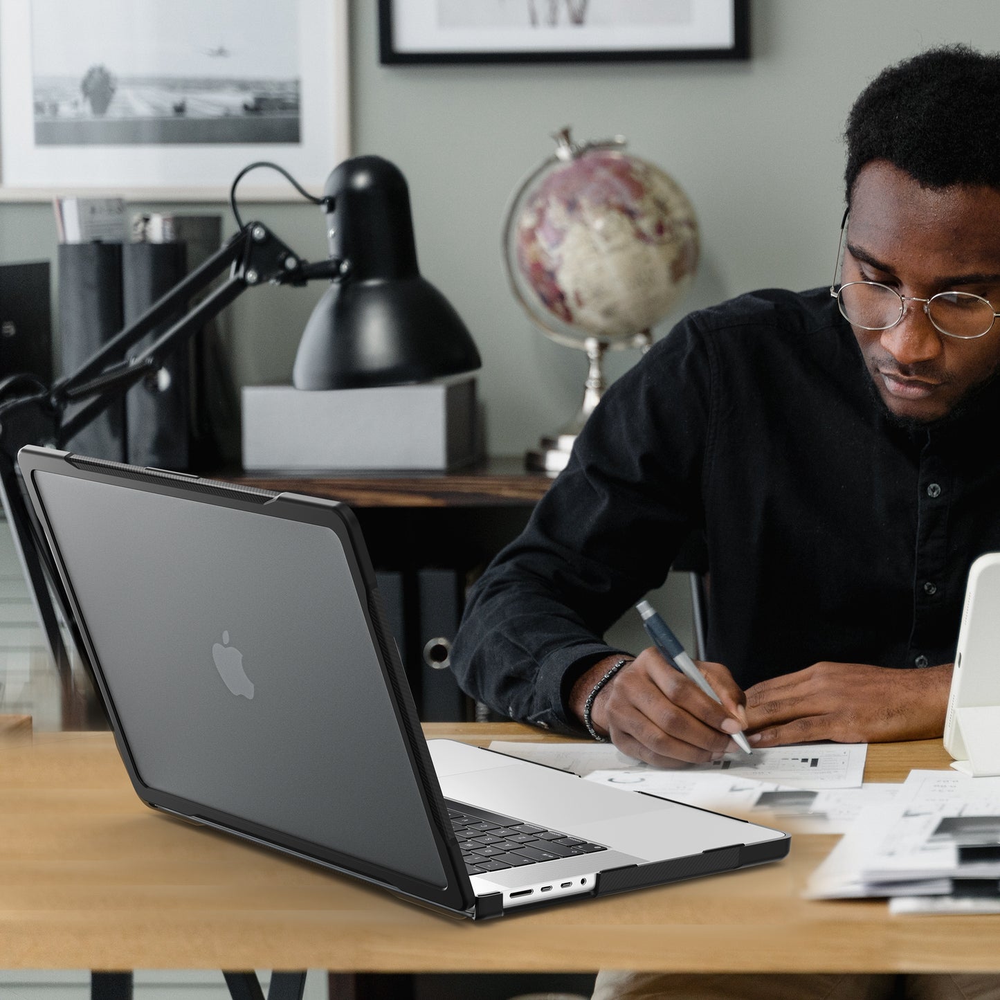 For MacBook Pro 16 inch (2021) A2485 / (2023) A2780 (M1 / M2) PC+TPU Laptop Cover Anti-Drop Shockproof Case - Transparent Black