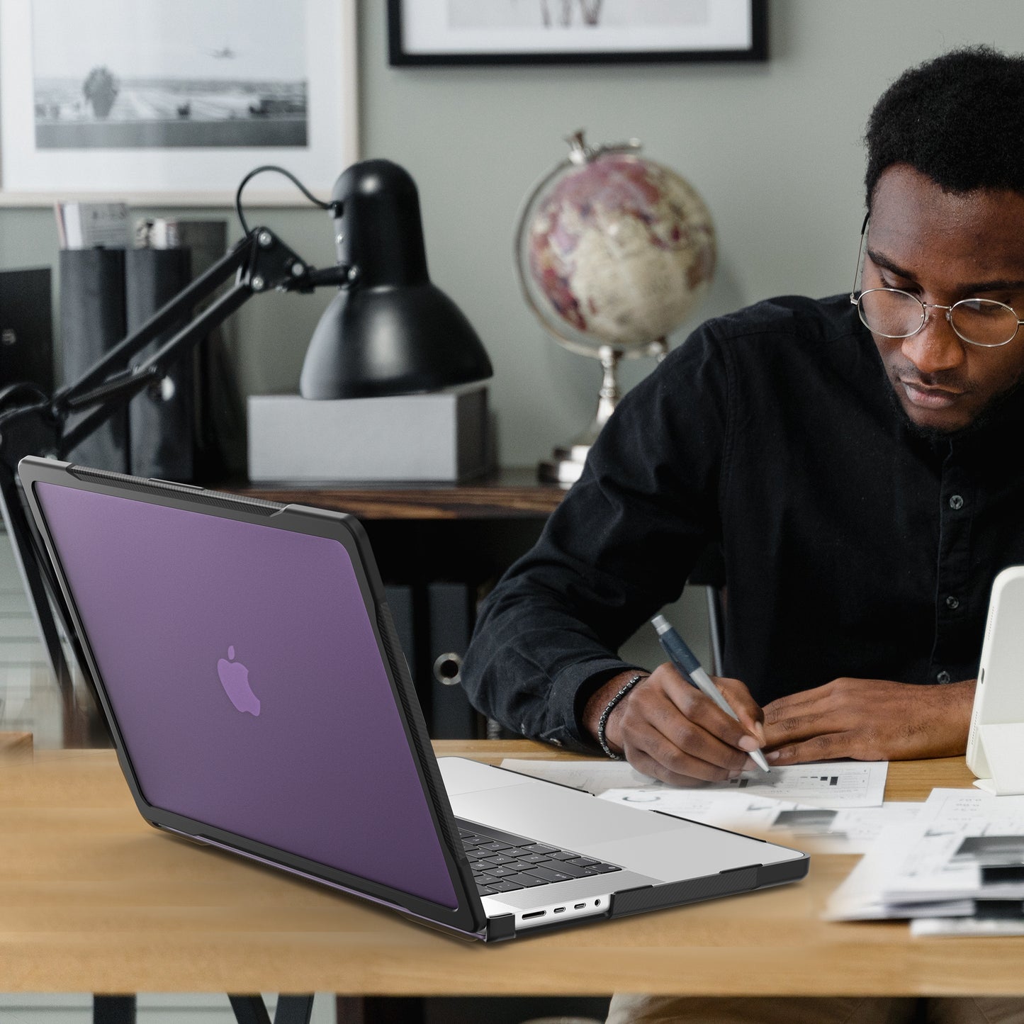 For MacBook Pro 16 inch (2021) A2485 / (2023) A2780 (M1 / M2) PC+TPU Laptop Cover Anti-Drop Shockproof Case - Transparent Purple