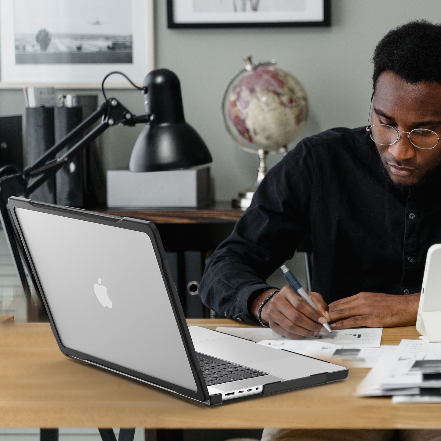 For MacBook Pro 16 inch (2021) A2485 / (2023) A2780 (M1 / M2) PC+TPU Laptop Cover Anti-Drop Shockproof Case - Transparent