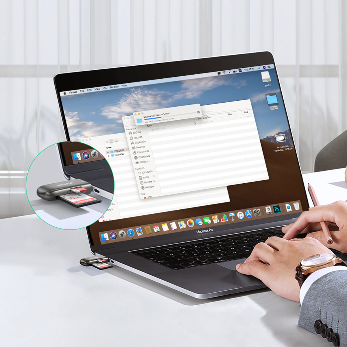 Uniqkart 10911 USB 3.0 to TF/for SD Memory Card Reader 2-Card Reading + Writing Simultaneously