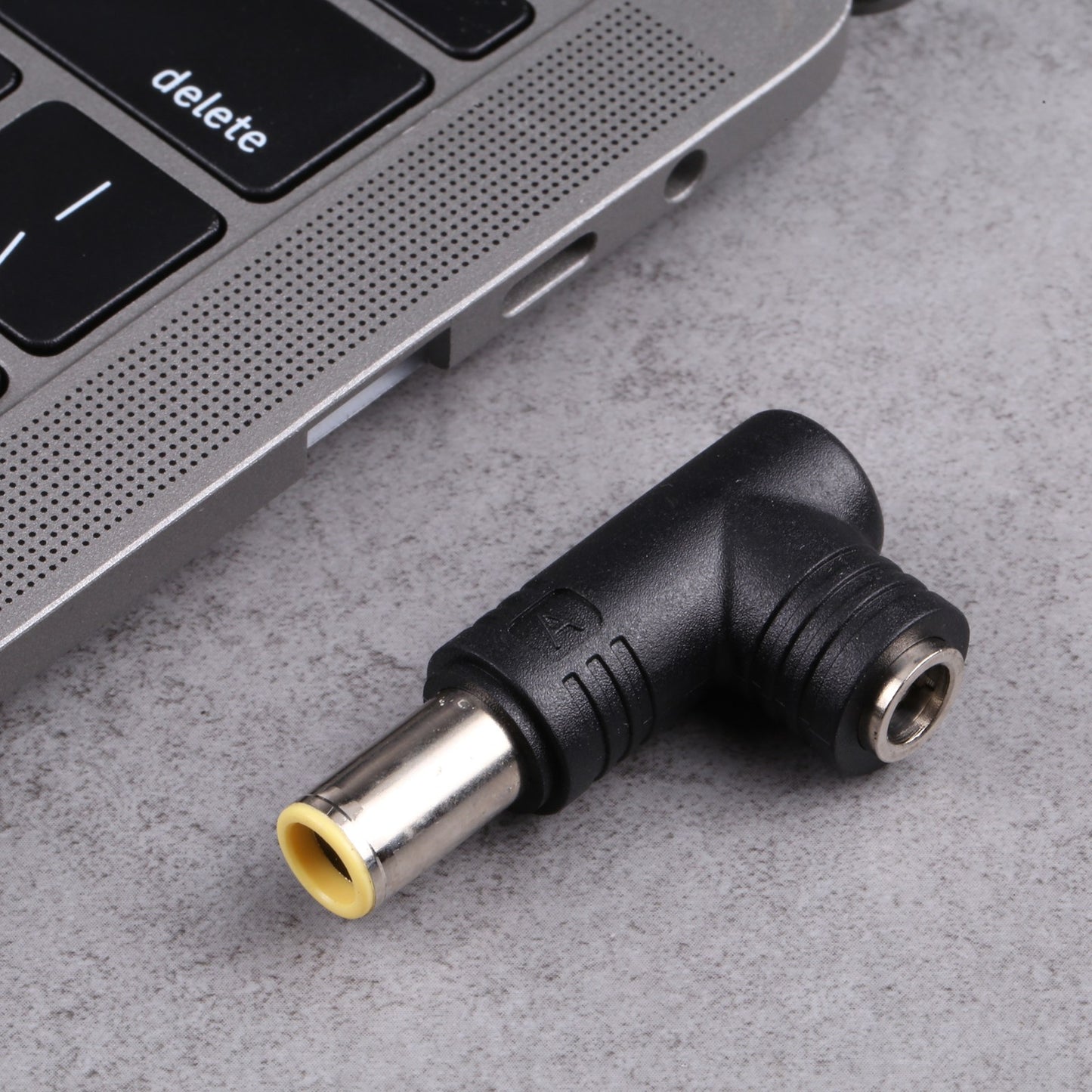 Portable 240W 7.9x5.5mm Male to 5.5x2.5mm Female DC Converter Elbow Adapter for IBM Laptop